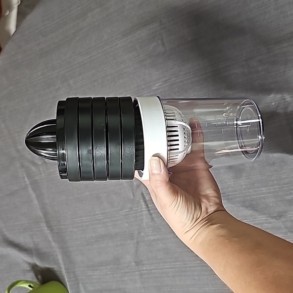 Vegetable slicer with 7 attachments - Picture 5 of 5